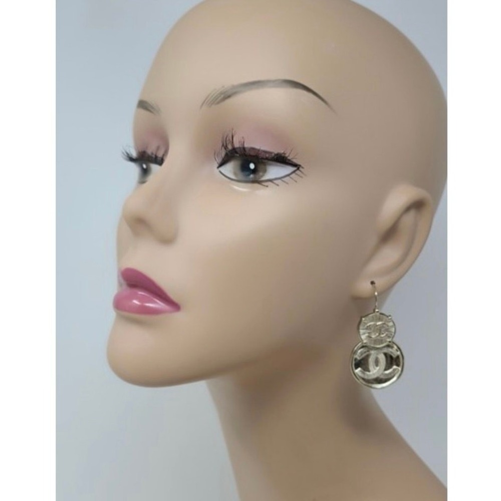 Chanel Women's 22P Free Spirit CC Logo Gold Tone Coin Dangle Drop Hoop Earrings - Picture 14 of 14